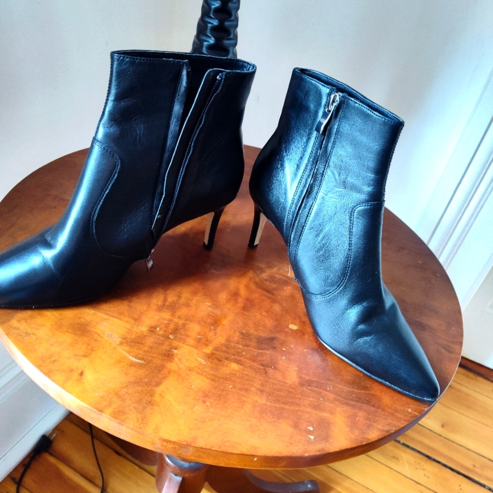 Halogen Ashlee pointed toe stiletto bootie
